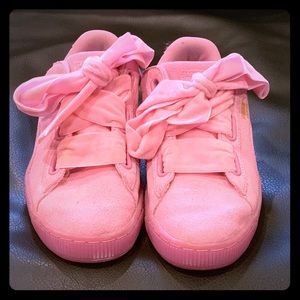 Puma Suede Heart Reset Prism Trainers in Pink